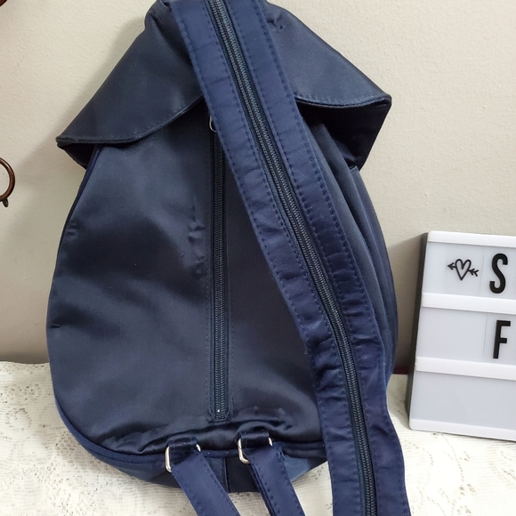 Beautiful Backpack - Picture 3 of 5